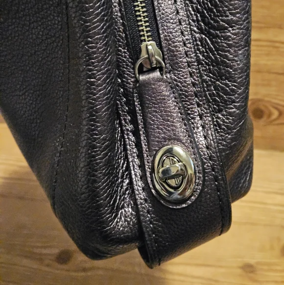 Coach Pebbled Leather Shoulder Bag – Grey Three Pocket - Picture 6 of 13